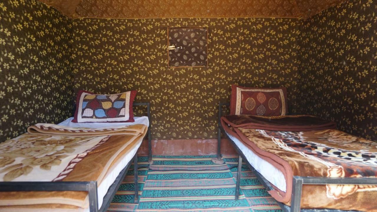 Отель Um Sabatah Camp Вади-Рам Экстерьер фото